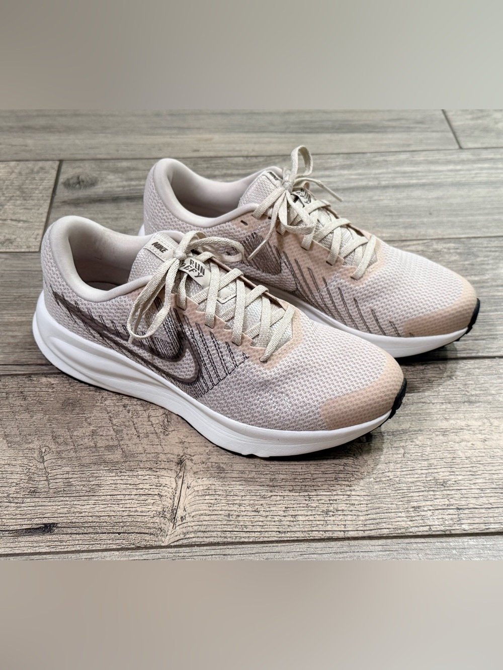 *NEW* Nike Run Defy Sneakers
